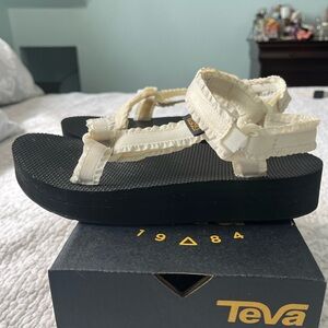 Teva  Midform Universal Adorn sandal